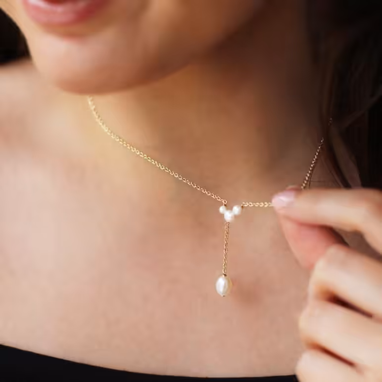 3-7mm Freshwater button and Keshi pearl pendant set on yellow gold-plated Sterling Silver chain