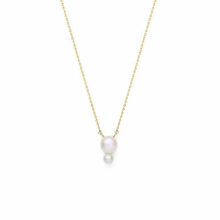 4mm and 7mm Freshwater button pearls set on yellow gold-plated Sterling Silver necklace