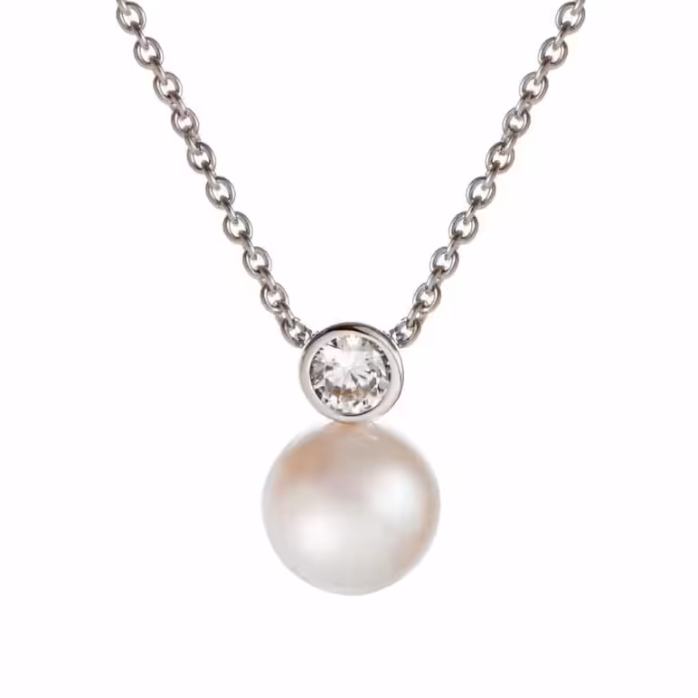 Chic Freshwater Pearl Pendant