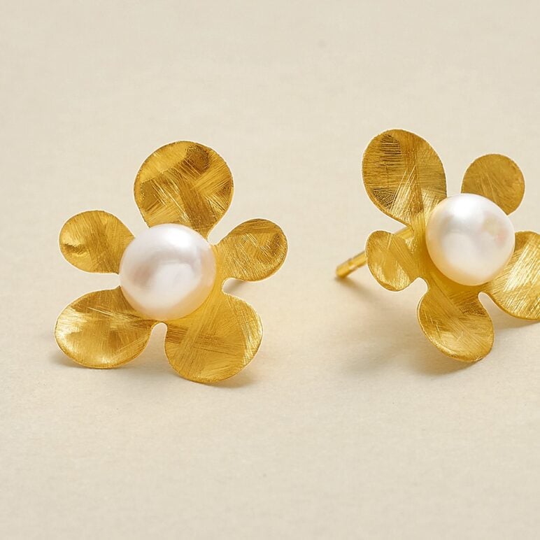 Blossom Daisy Freshwater Pearl Studs