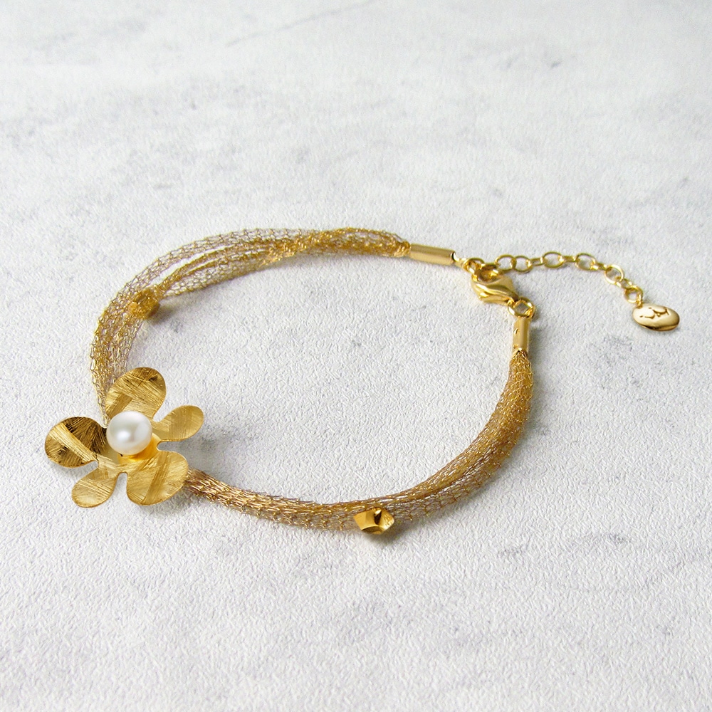 Blossom_GoldMeshBracelet_1000x1000-1.jpg