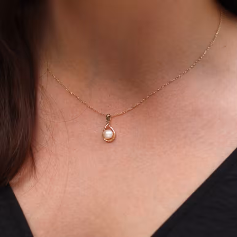 Jersey Pearl 9ct Yellow Gold Akoya Pearl Flower Pendant