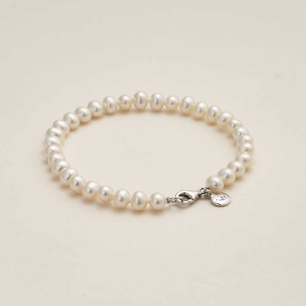 5mm White Signature Pearl Bracelet 