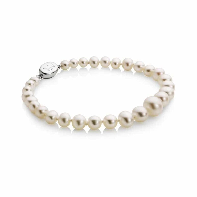 Graduated Pearl Bracelet