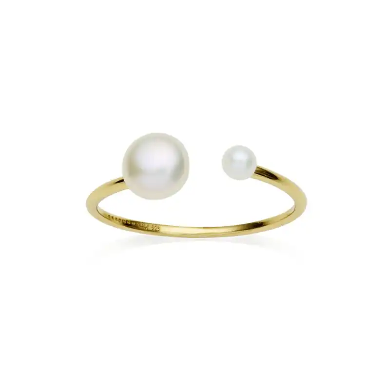 3mm and 6mm Freshwater button torque ring set on yellow gold-plated Sterling Silver ring