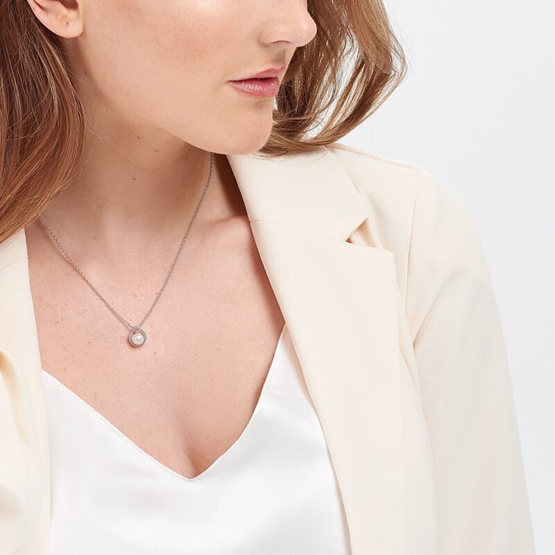 Amberley Cradle Pearl Pendant
