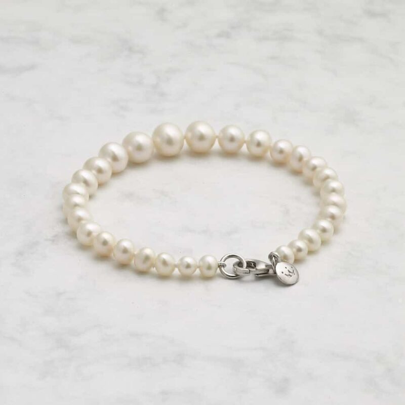 Graduated Signature White Pearl Bracelet