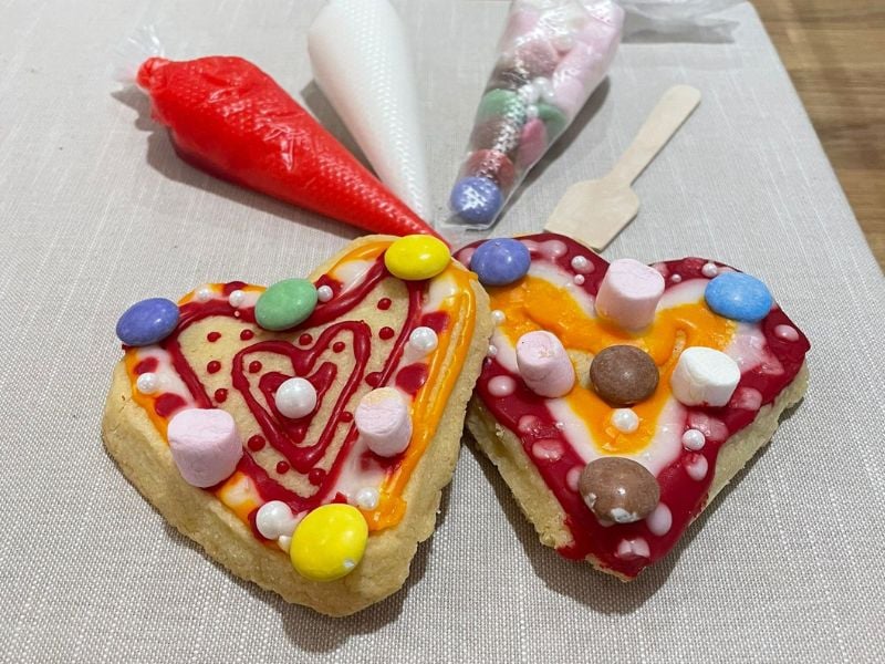 jersey pearl cafe shortbread decorating kit and decorated shortbread biscuits